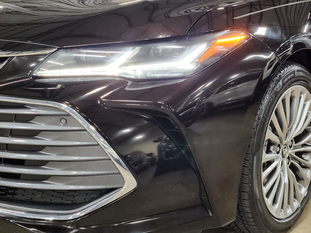 2019 Toyota Avalon Hybrid Limited photo 11