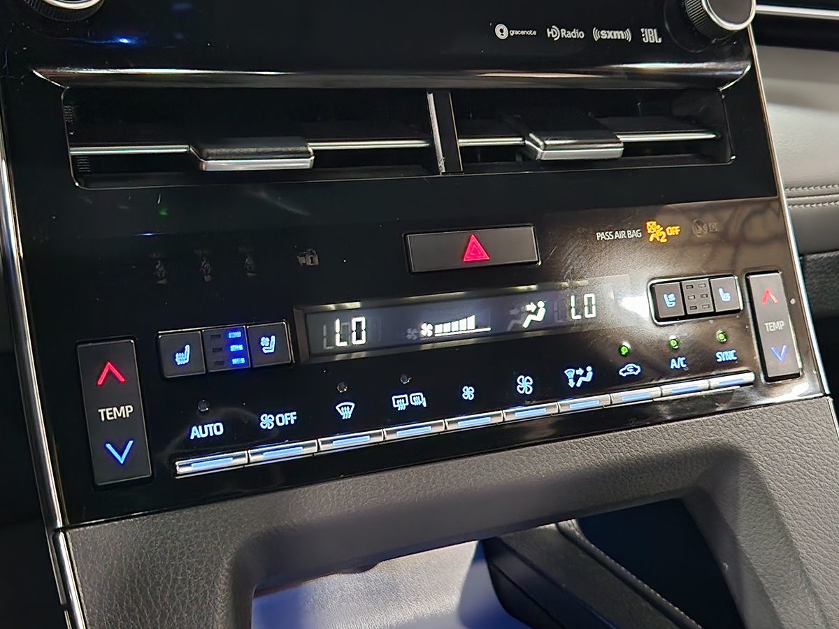 2019 Toyota Avalon Hybrid Limited photo 29