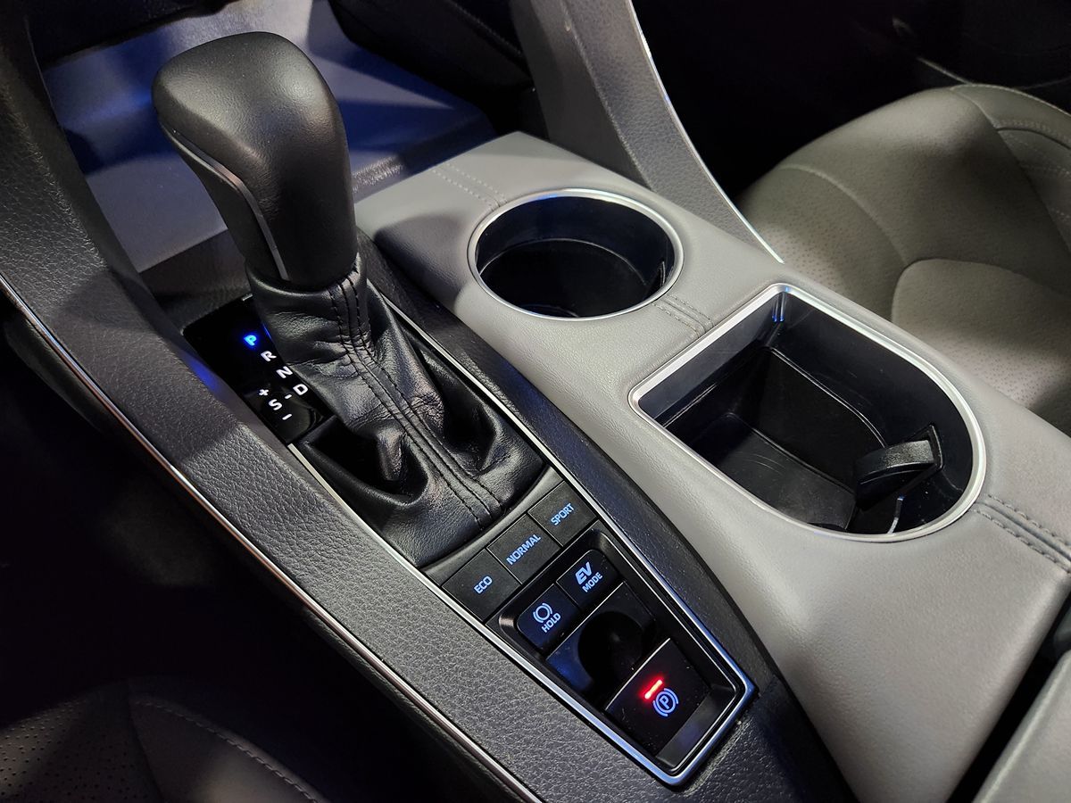 2019 Toyota Avalon Hybrid Limited photo 30