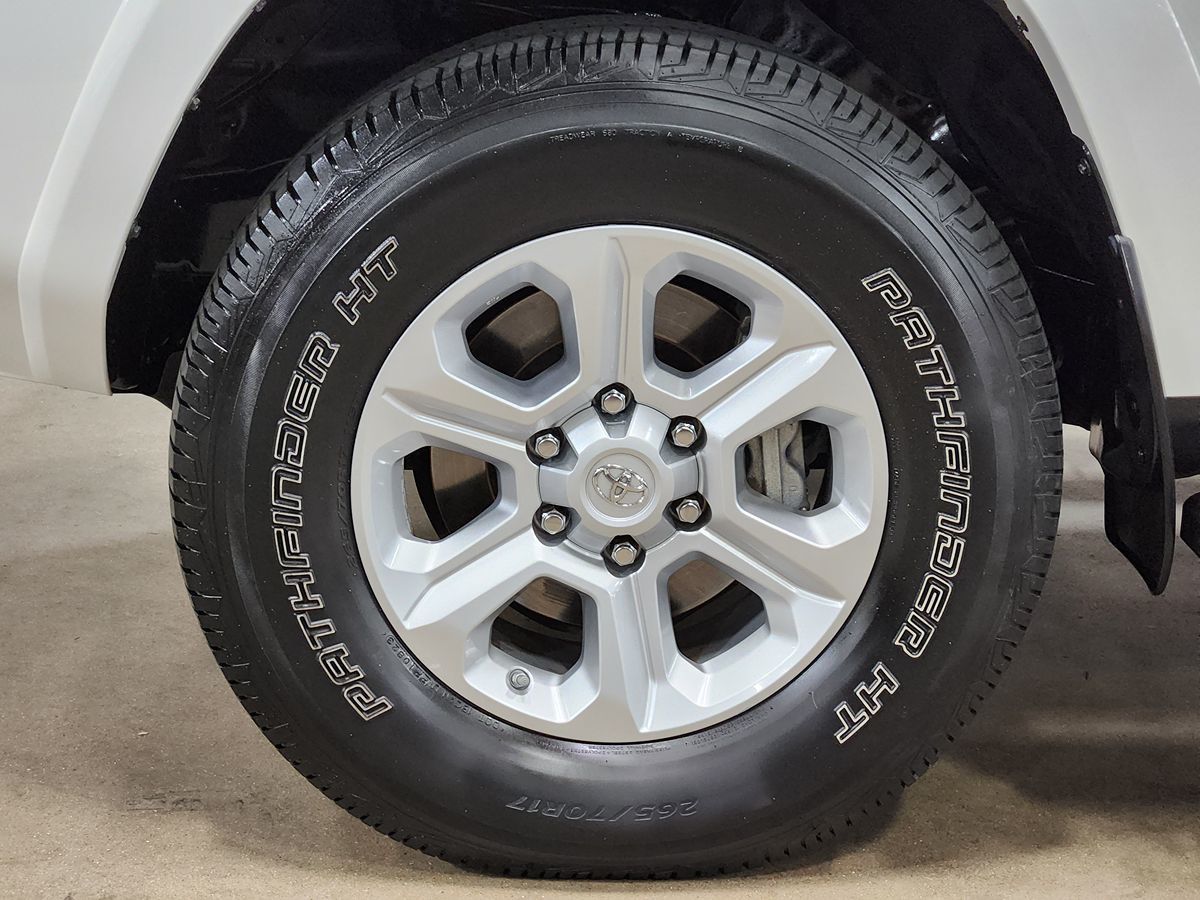2021 Toyota 4Runner SR5 Premium photo 21