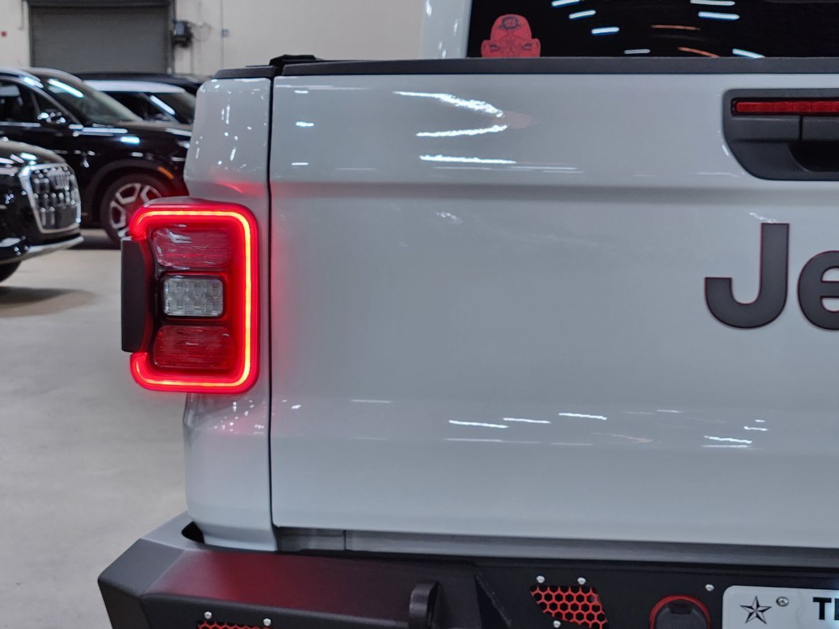2021 Jeep Gladiator Rubicon photo 17
