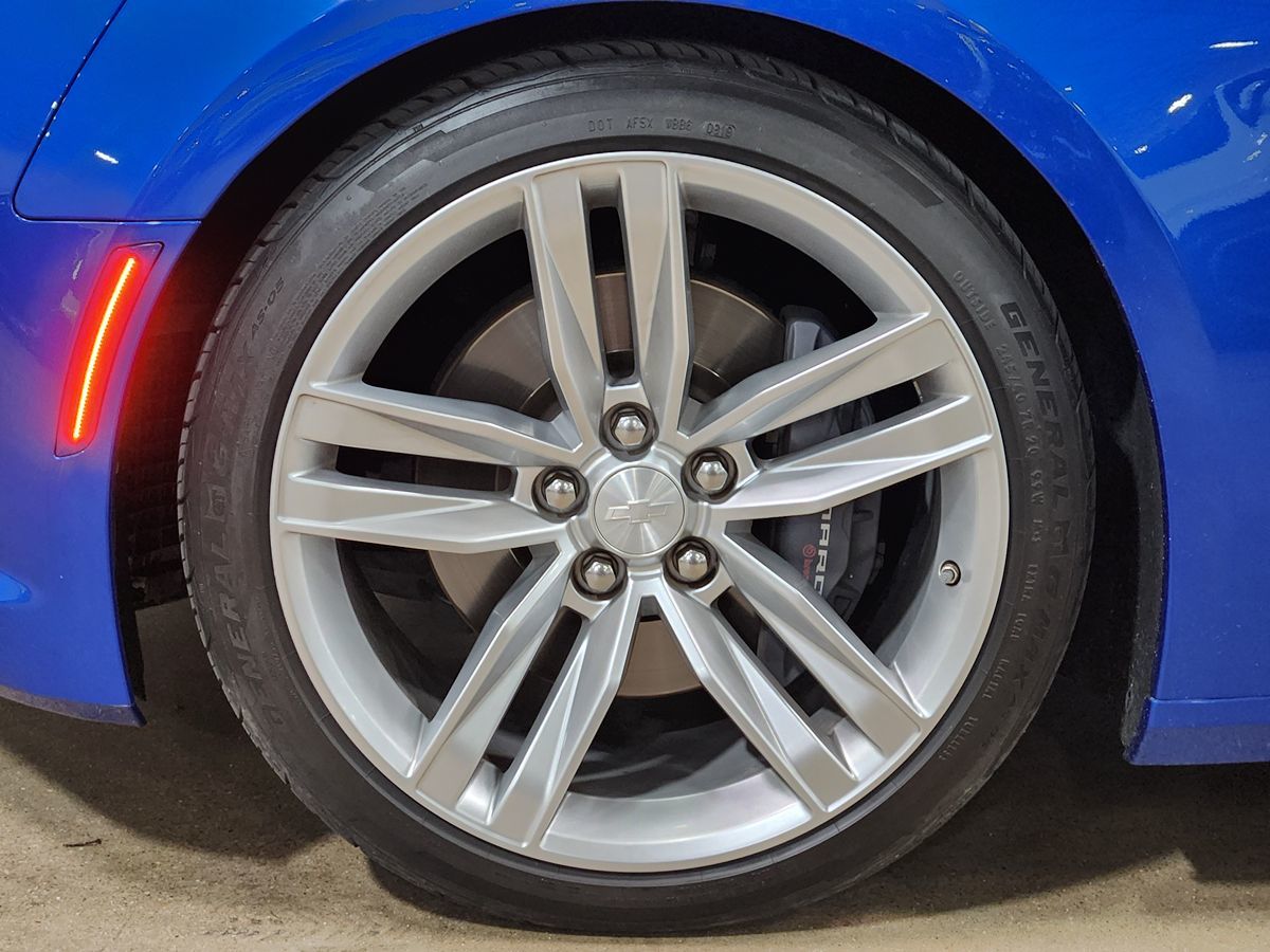 2017 Chevrolet Camaro 2SS photo 21