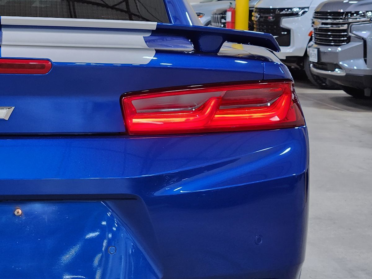 2017 Chevrolet Camaro 2SS photo 17