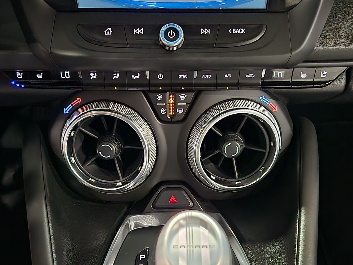 2017 Chevrolet Camaro 2SS photo 30