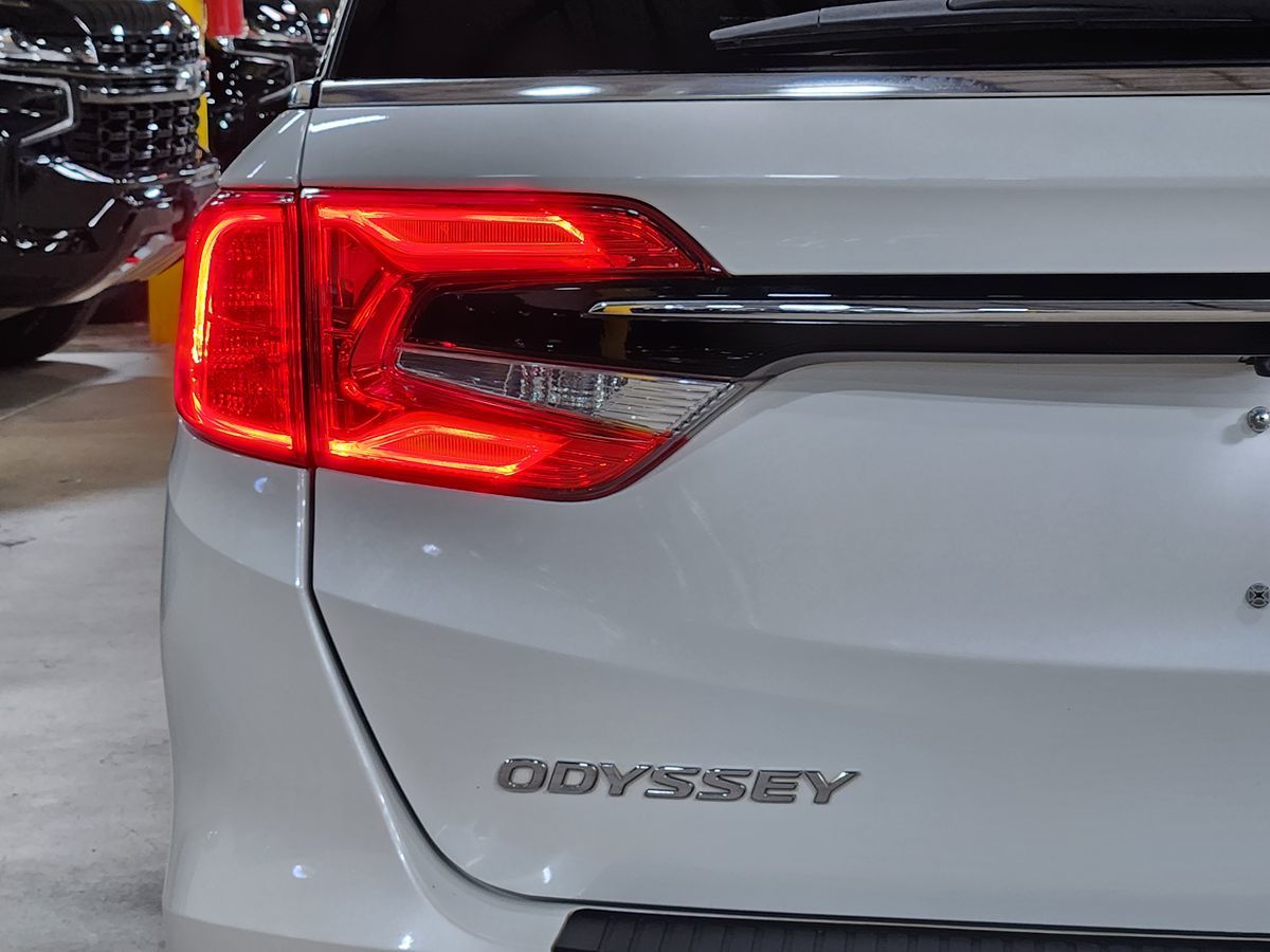 2022 Honda Odyssey EX photo 16