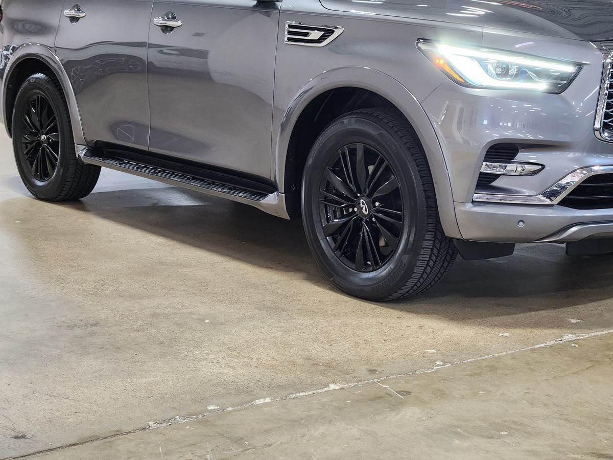 2021 Infiniti QX80 Luxe photo 10