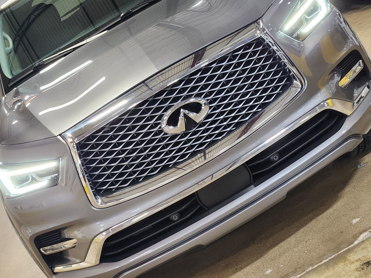 2021 Infiniti QX80 Luxe photo 12