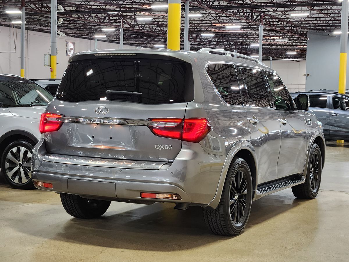 2021 Infiniti QX80 Luxe photo 3