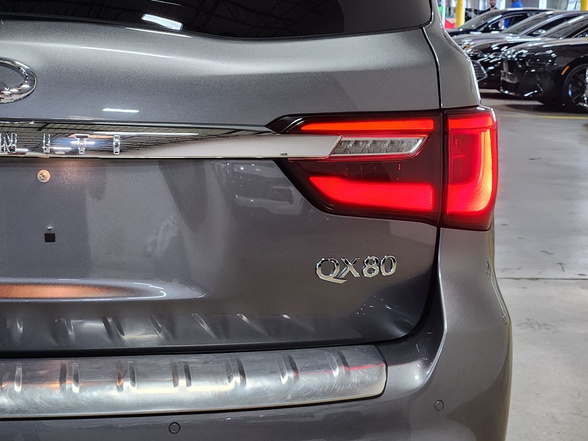 2021 Infiniti QX80 Luxe photo 14