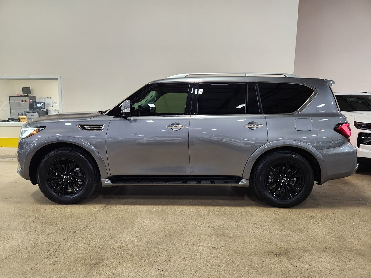 2021 Infiniti QX80 Luxe photo 2