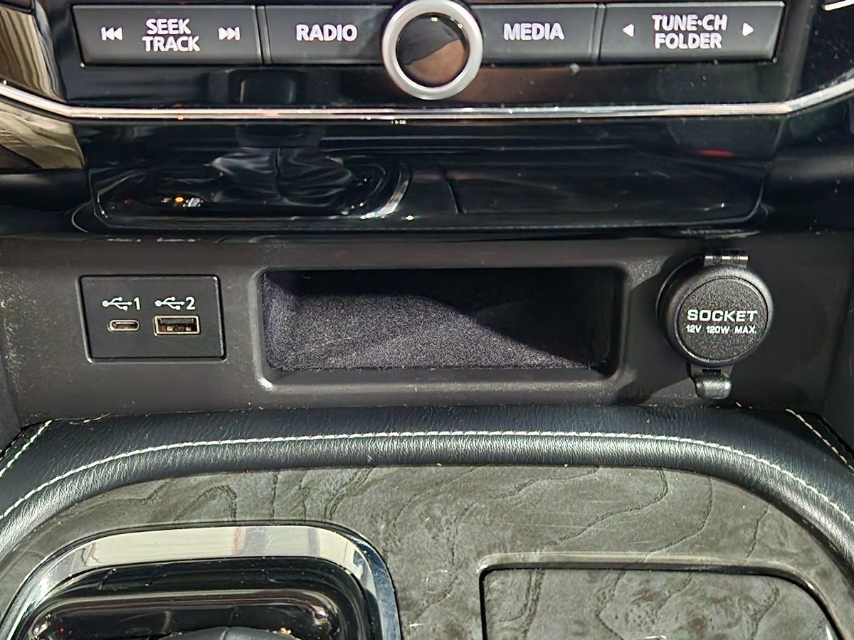 2021 Infiniti QX80 Luxe photo 27