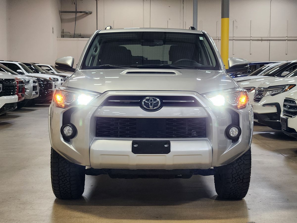 2020 Toyota 4Runner TRD Premium photo 2