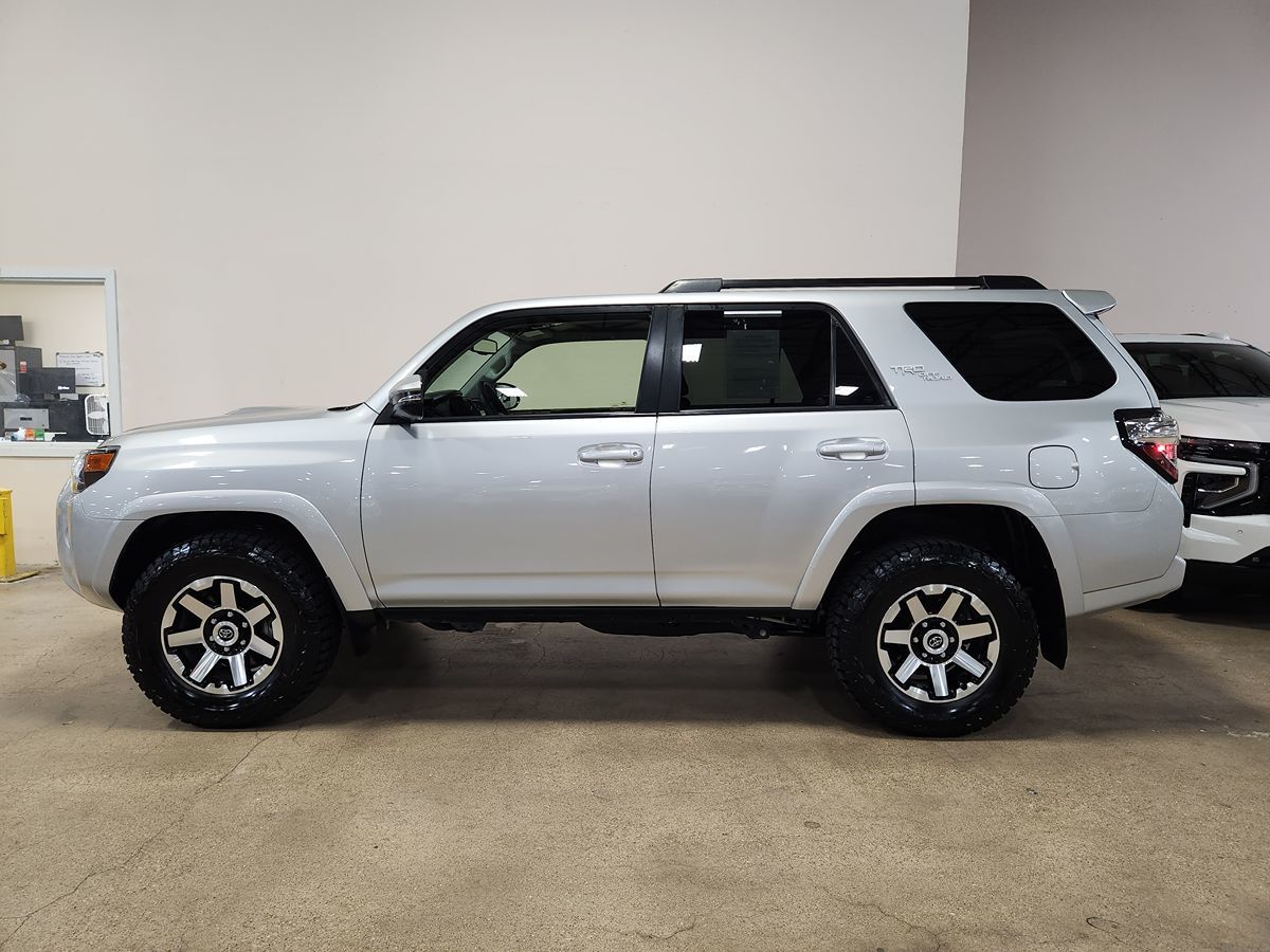 2020 Toyota 4Runner TRD Premium photo 6