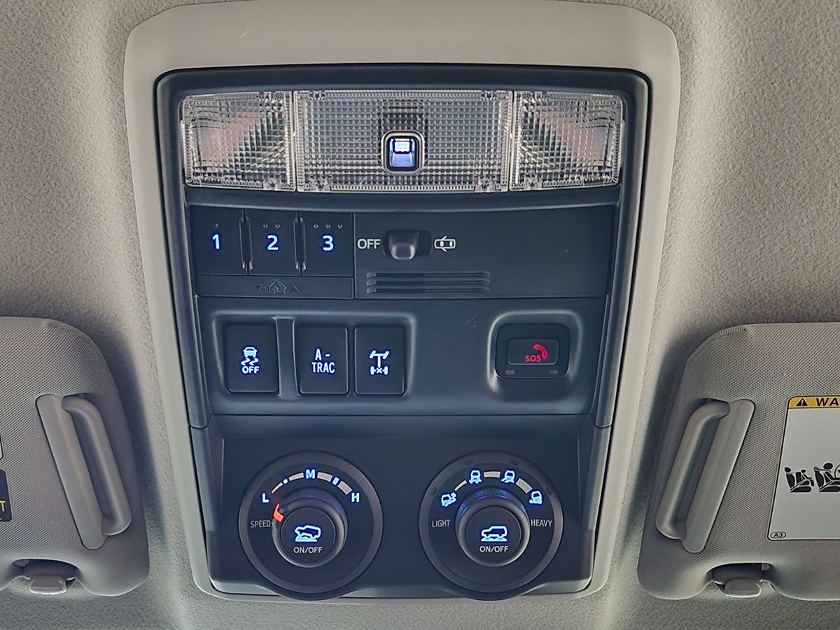 2020 Toyota 4Runner TRD Premium photo 36