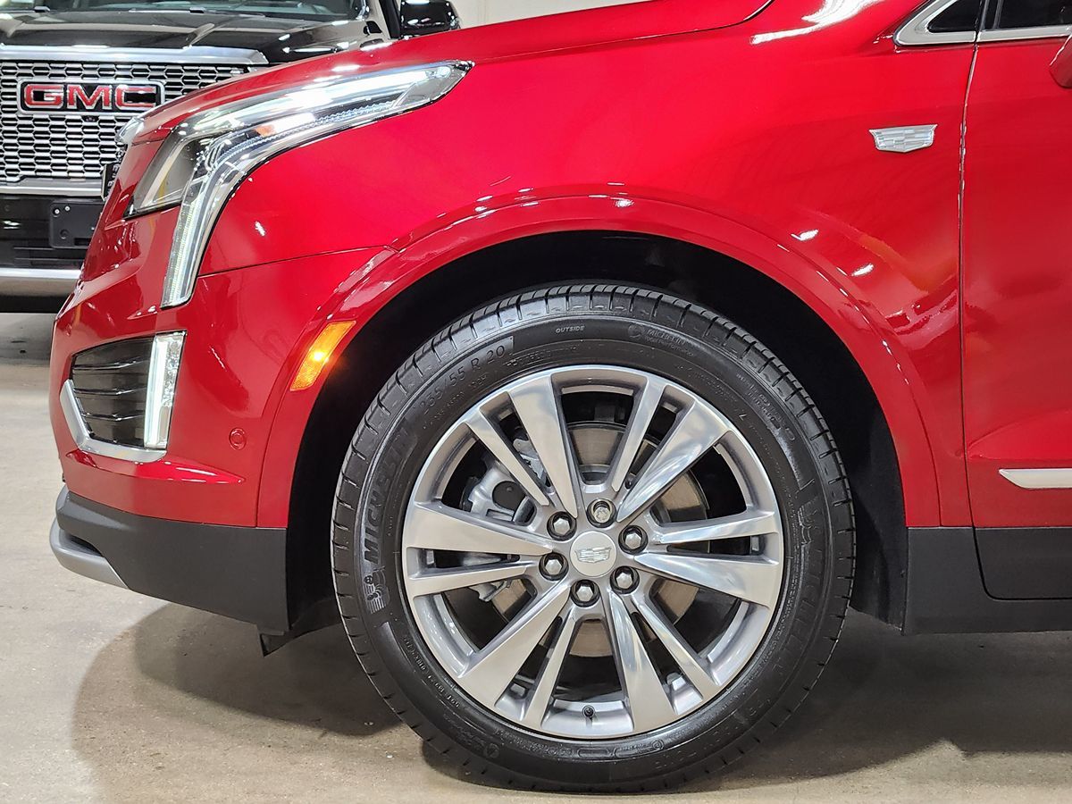 2022 Cadillac XT5 Premium Luxury photo 3