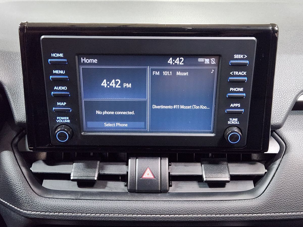 2019 Toyota RAV4 LE photo 25