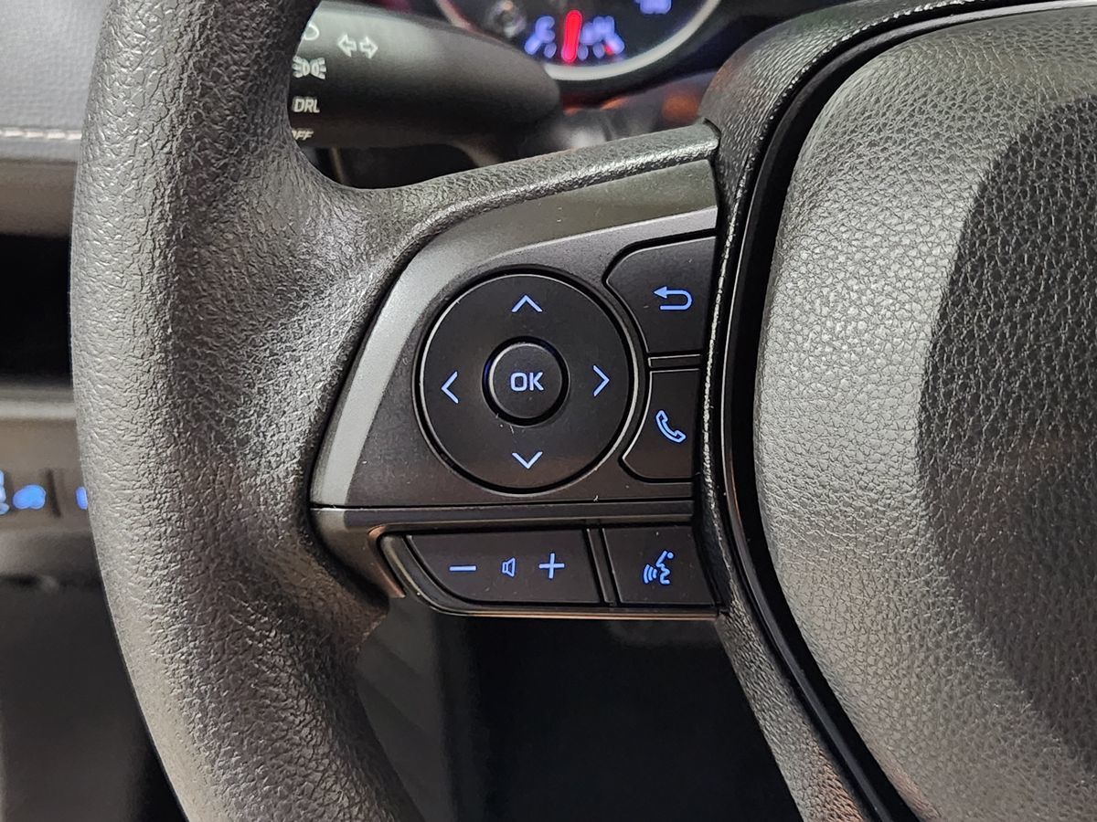 2019 Toyota RAV4 LE photo 35