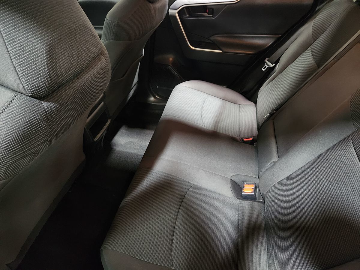 2019 Toyota RAV4 LE photo 38