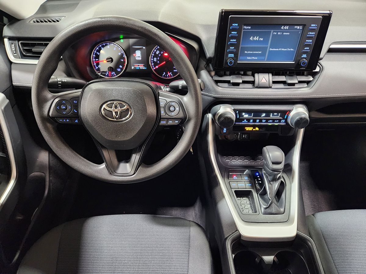 2019 Toyota RAV4 LE photo 34