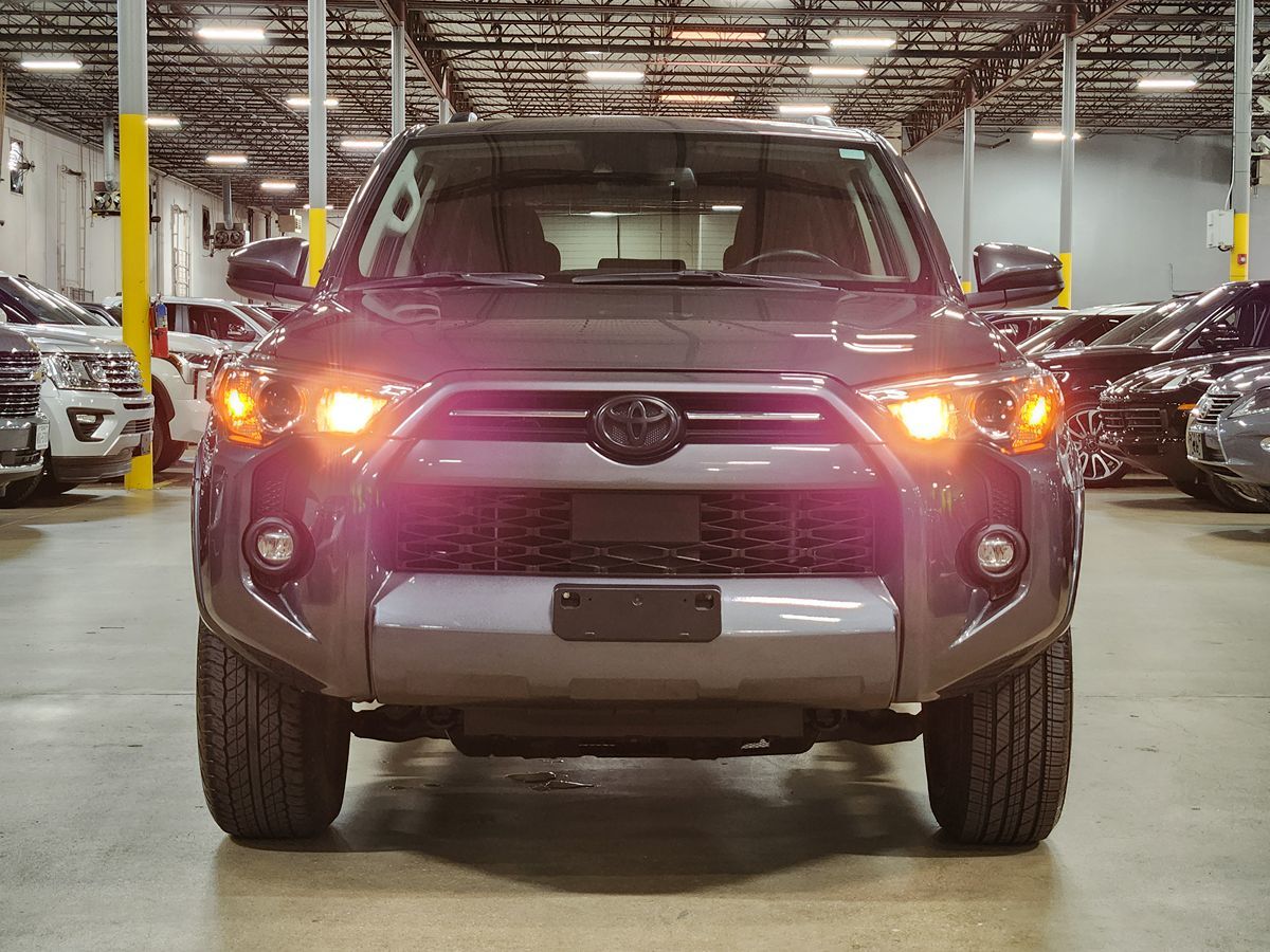 2021 Toyota 4Runner SR5 photo 2