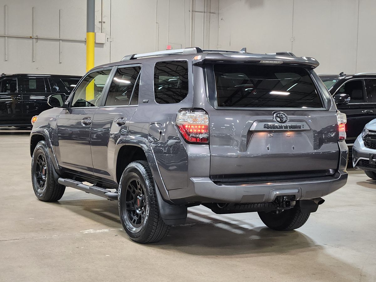2021 Toyota 4Runner SR5 photo 9