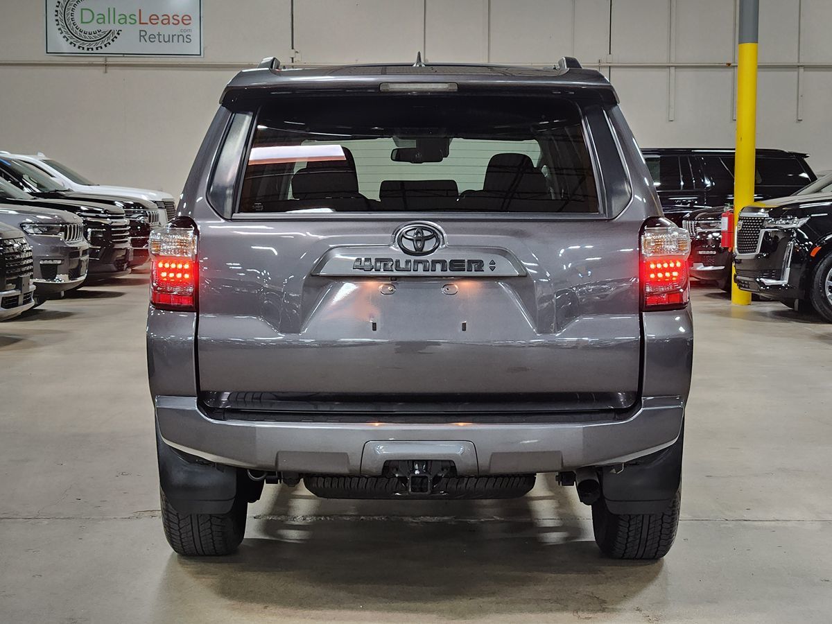 2021 Toyota 4Runner SR5 photo 8
