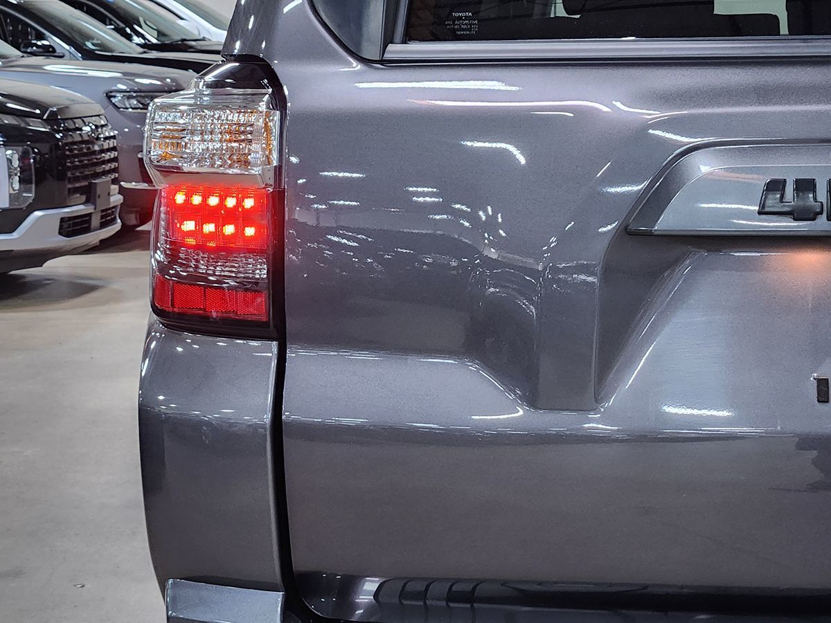 2021 Toyota 4Runner SR5 photo 16