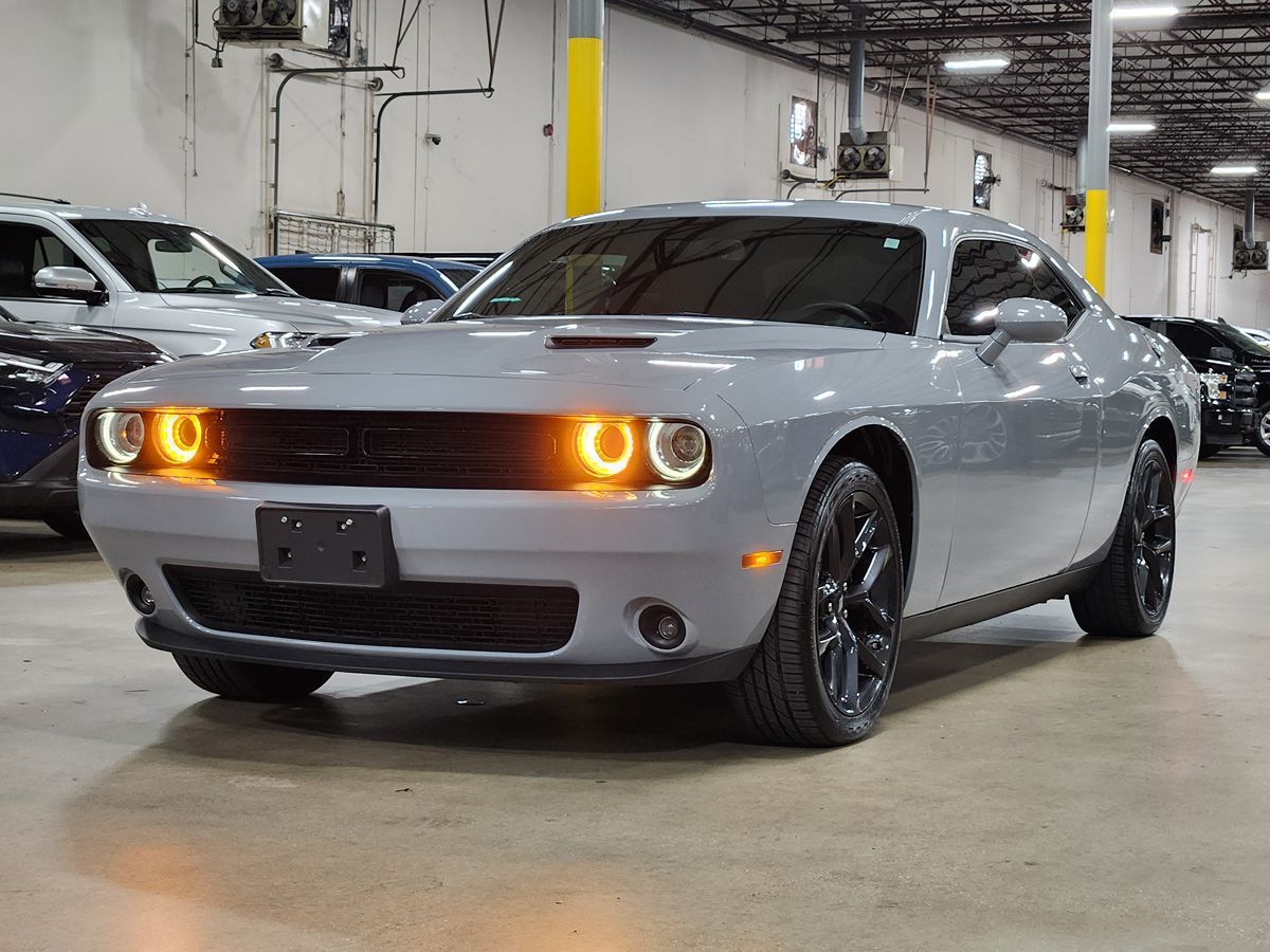 2022 Dodge Challenger SXT photo 3