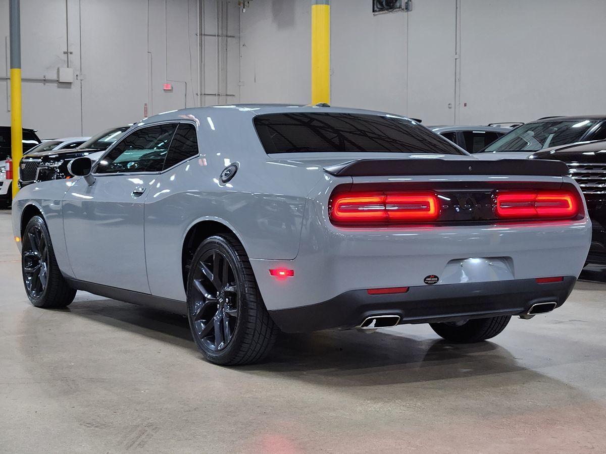 2022 Dodge Challenger SXT photo 9