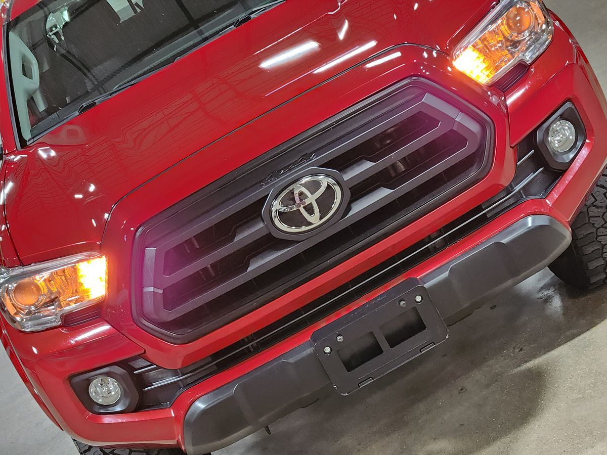 2020 Toyota Tacoma SR5 photo 15