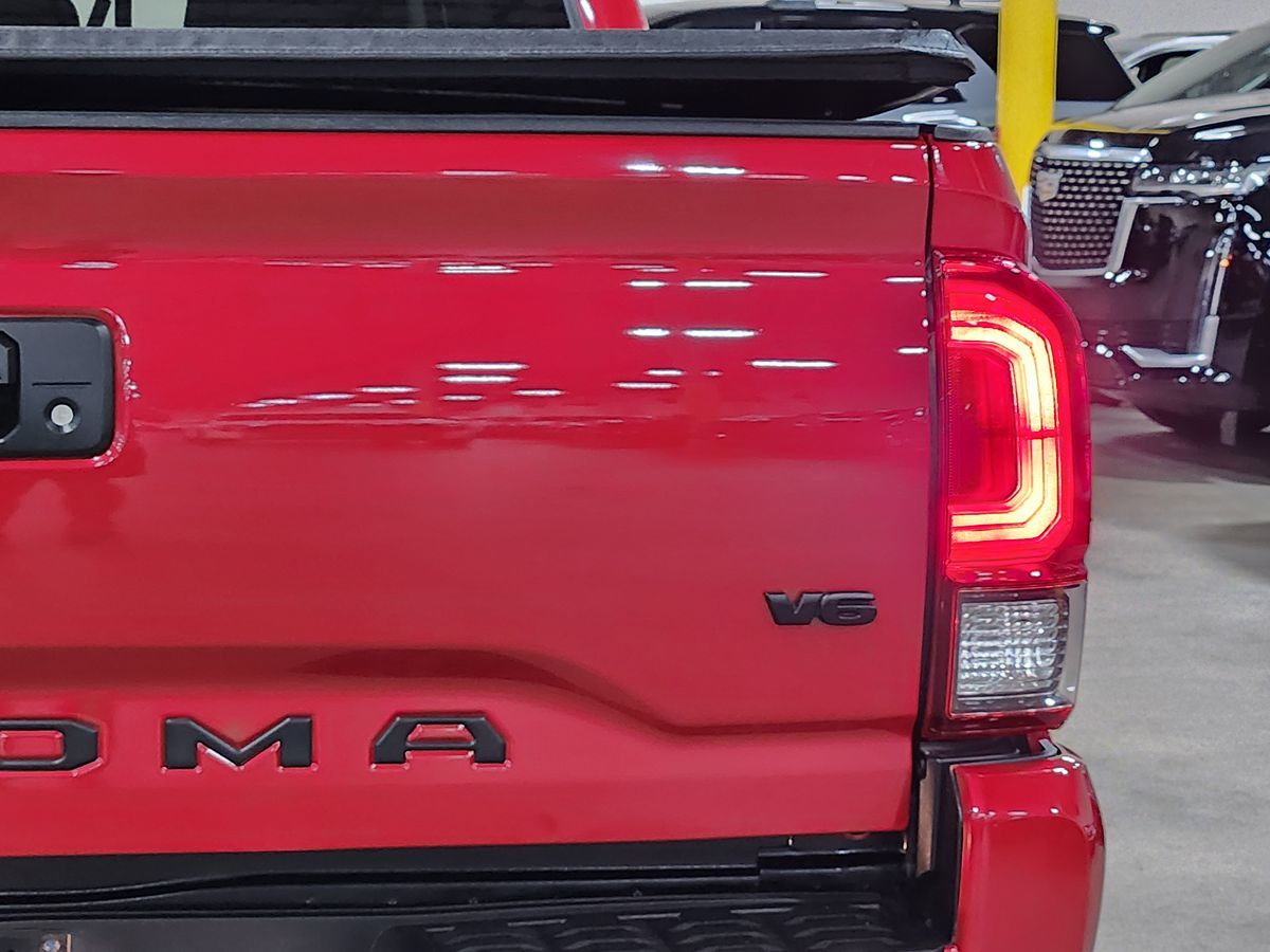 2020 Toyota Tacoma SR5 photo 17
