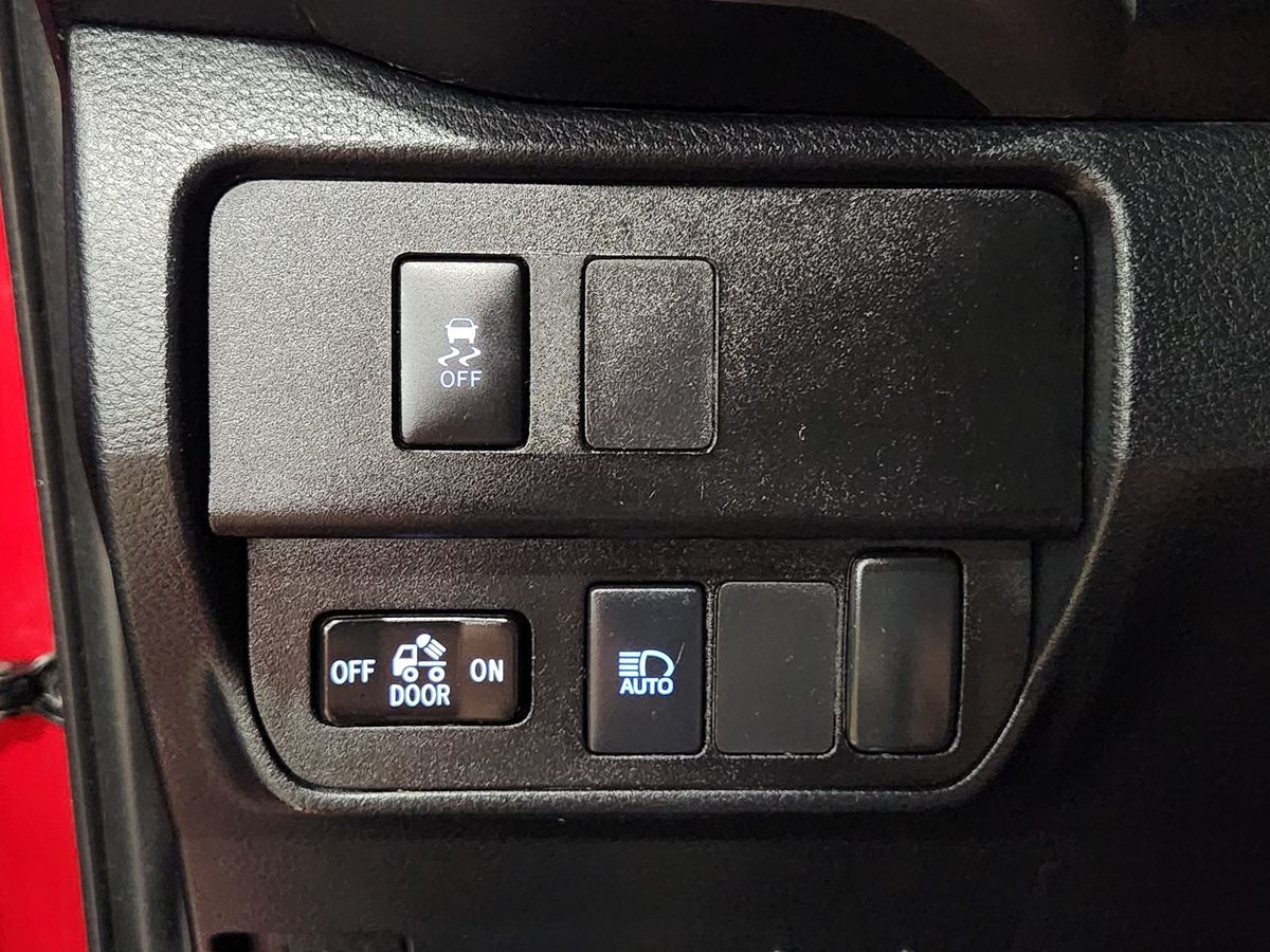 2020 Toyota Tacoma SR5 photo 30
