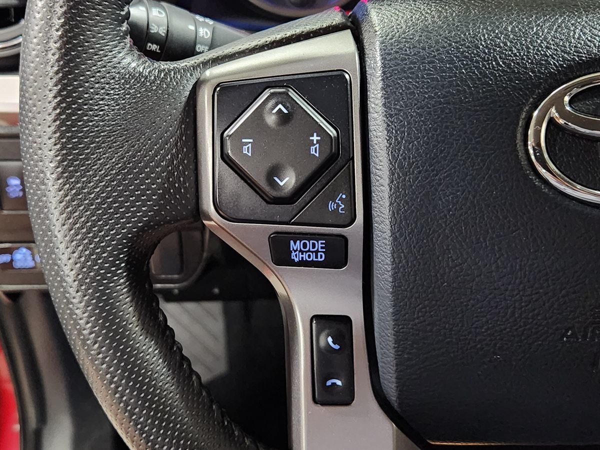 2020 Toyota Tacoma SR5 photo 36