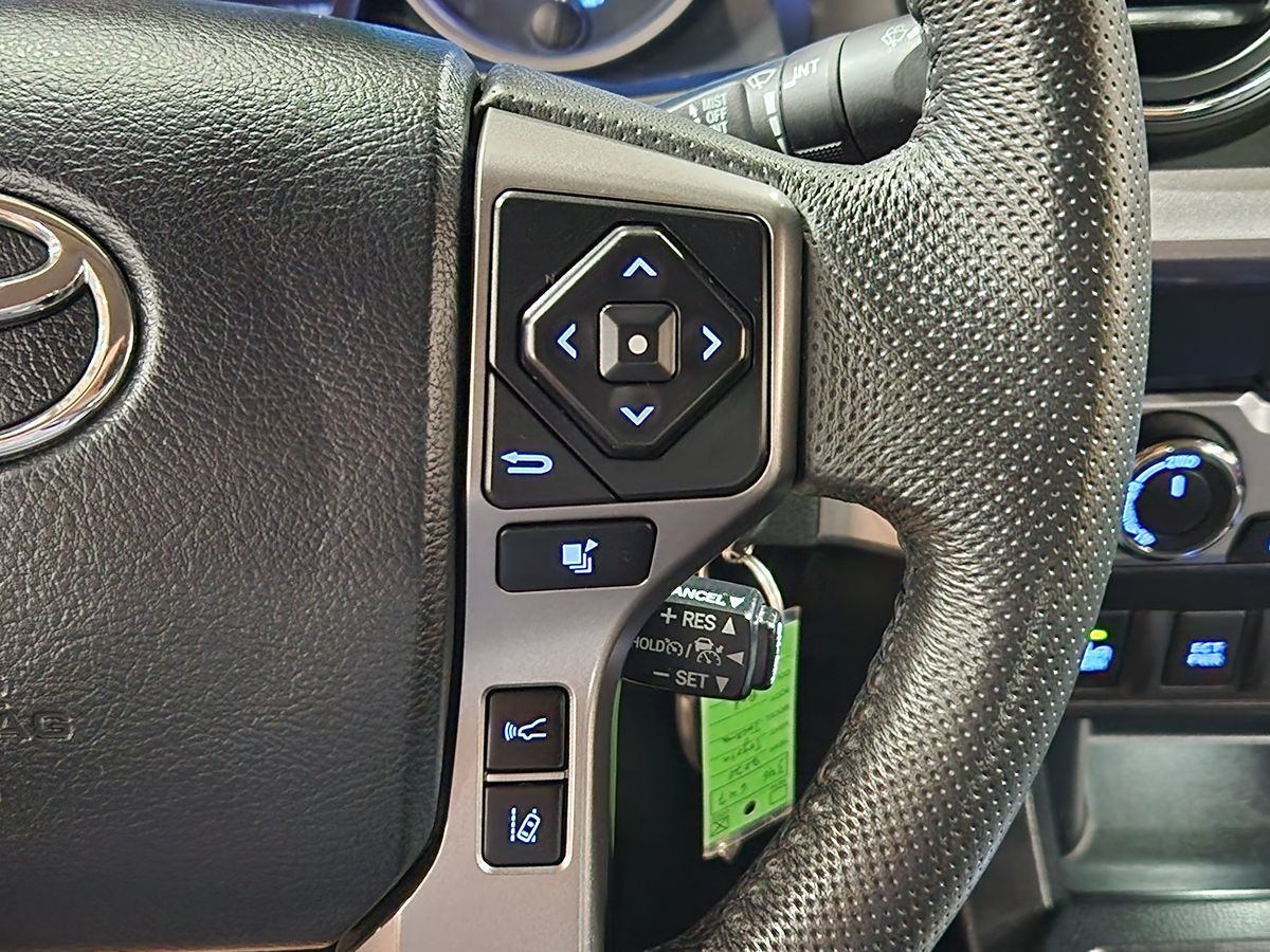 2020 Toyota Tacoma SR5 photo 38