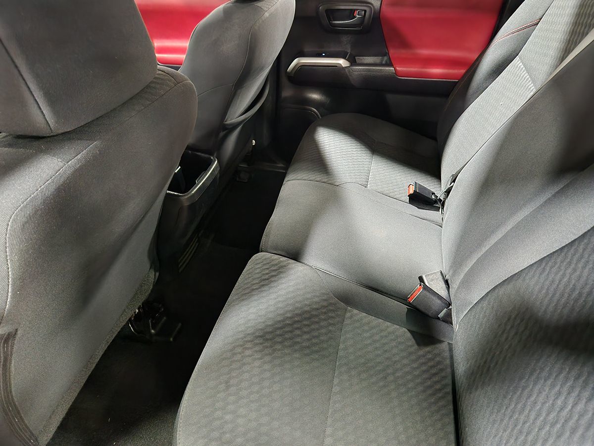 2020 Toyota Tacoma SR5 photo 39