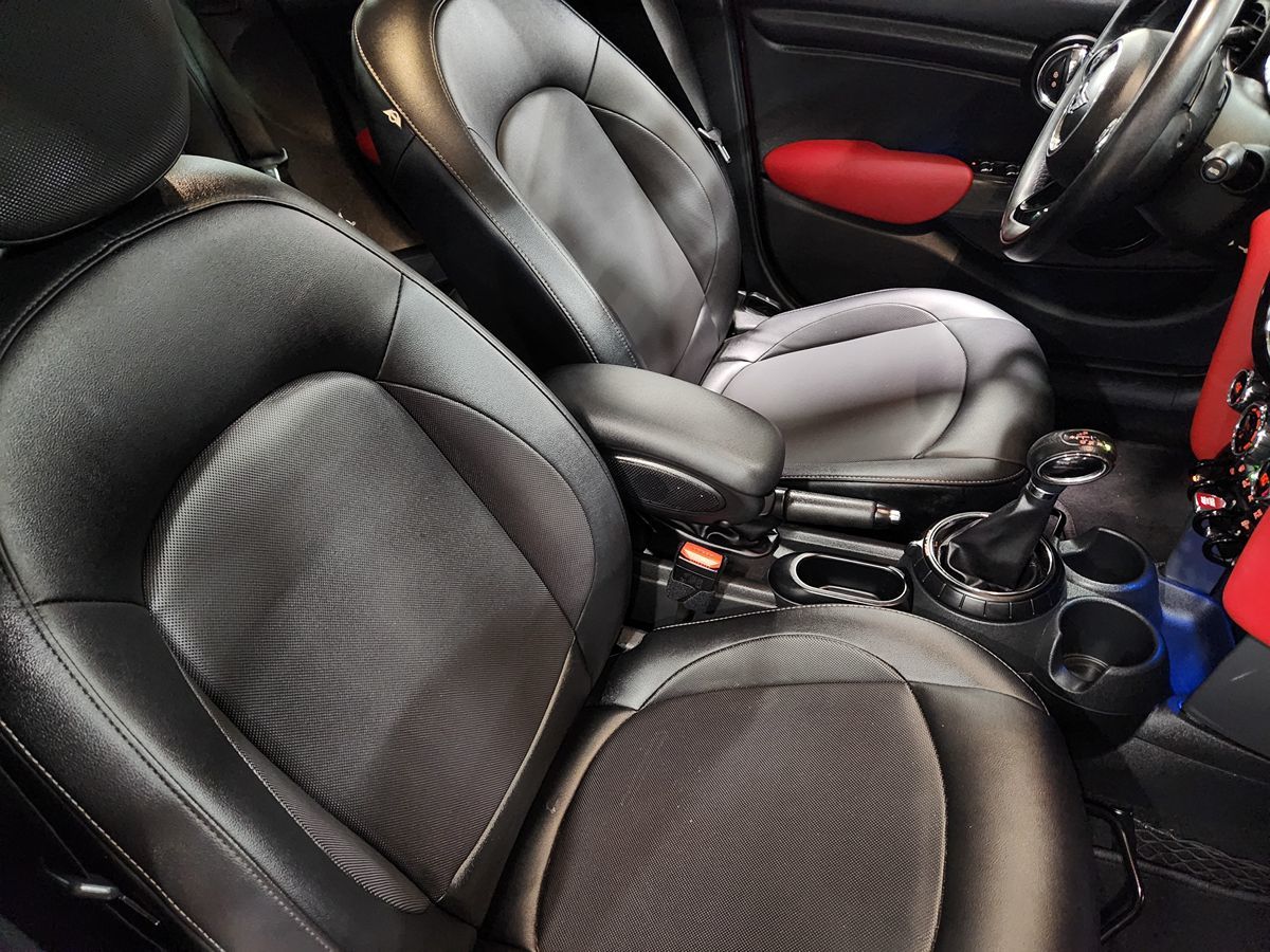 2015 Mini Cooper Hardtop 4 Door photo 23
