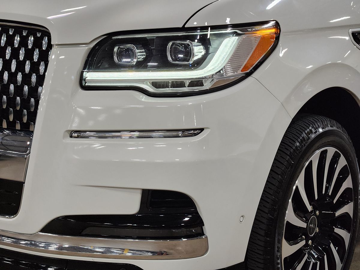 2022 Lincoln Navigator Black Label photo 11