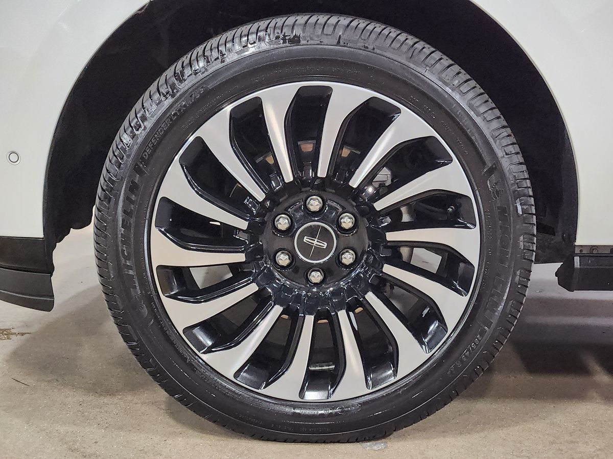 2022 Lincoln Navigator Black Label photo 21