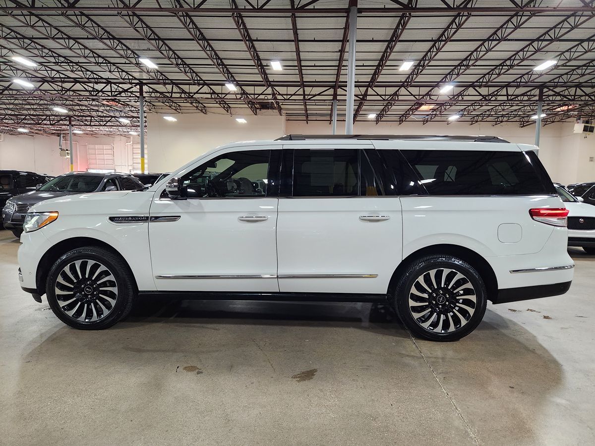 2022 Lincoln Navigator Black Label photo 5