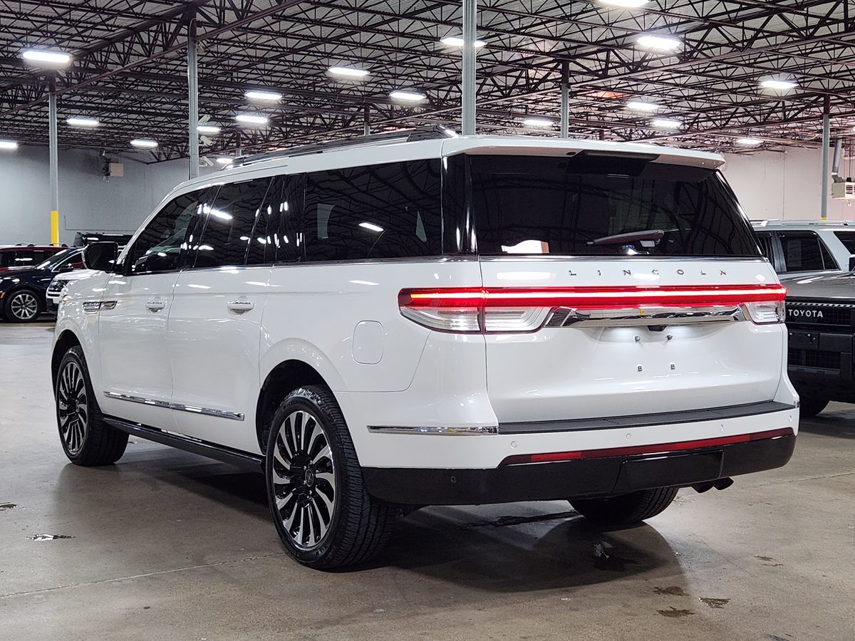 2022 Lincoln Navigator Black Label photo 9