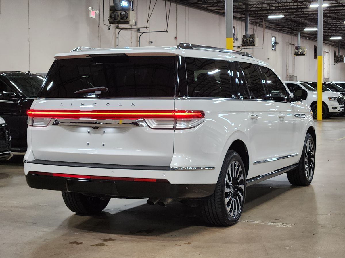 2022 Lincoln Navigator Black Label photo 6