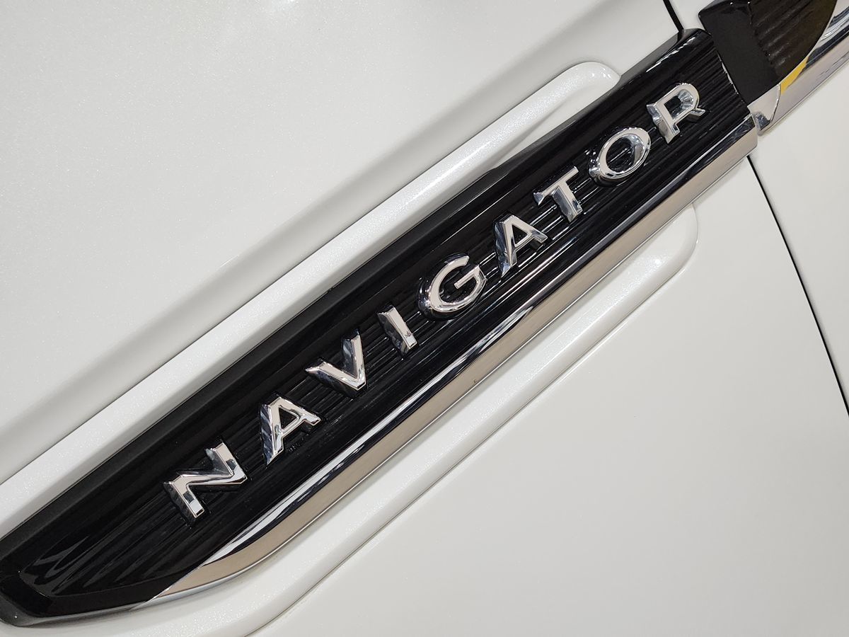 2022 Lincoln Navigator Black Label photo 20
