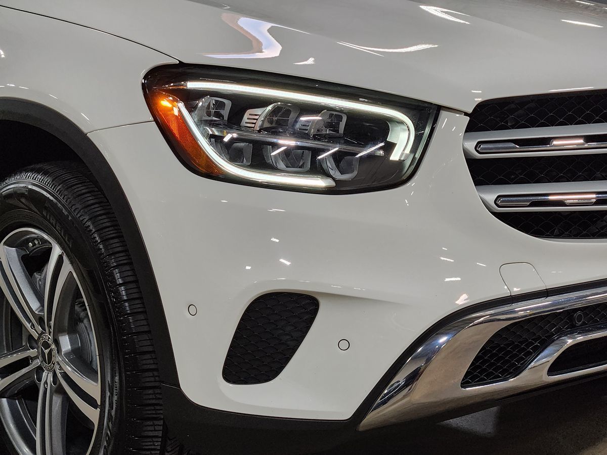 2022 Mercedes Benz GLC 300 photo 7
