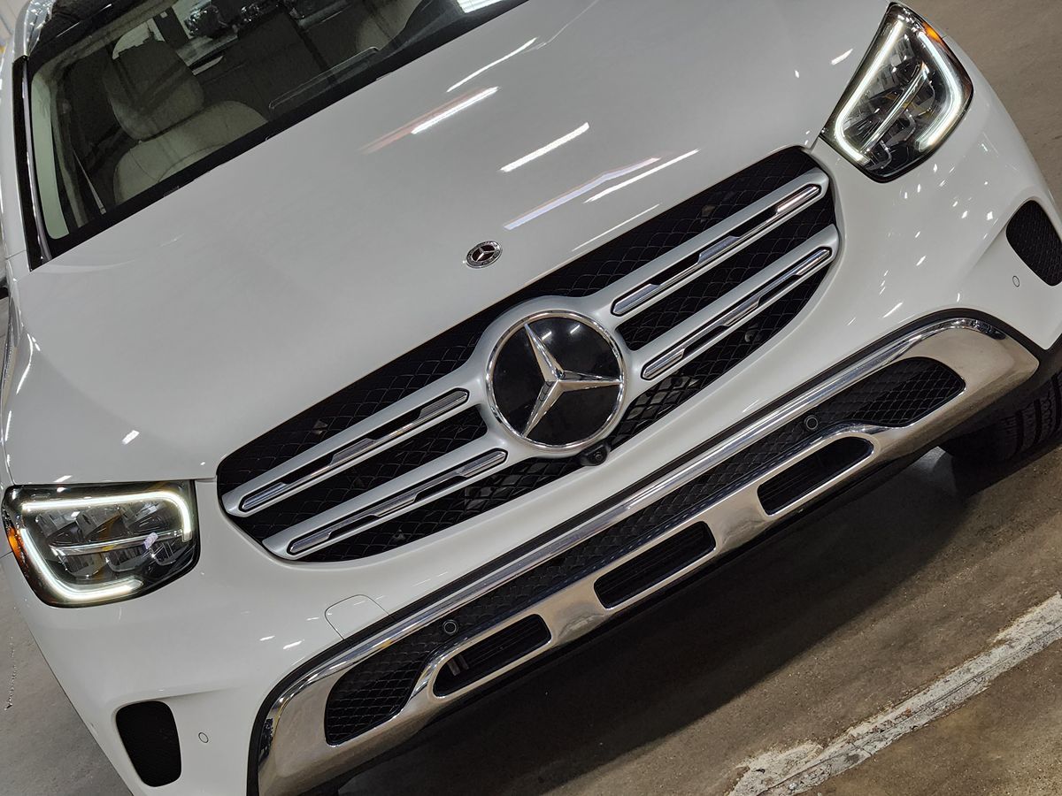 2022 Mercedes Benz GLC 300 photo 11