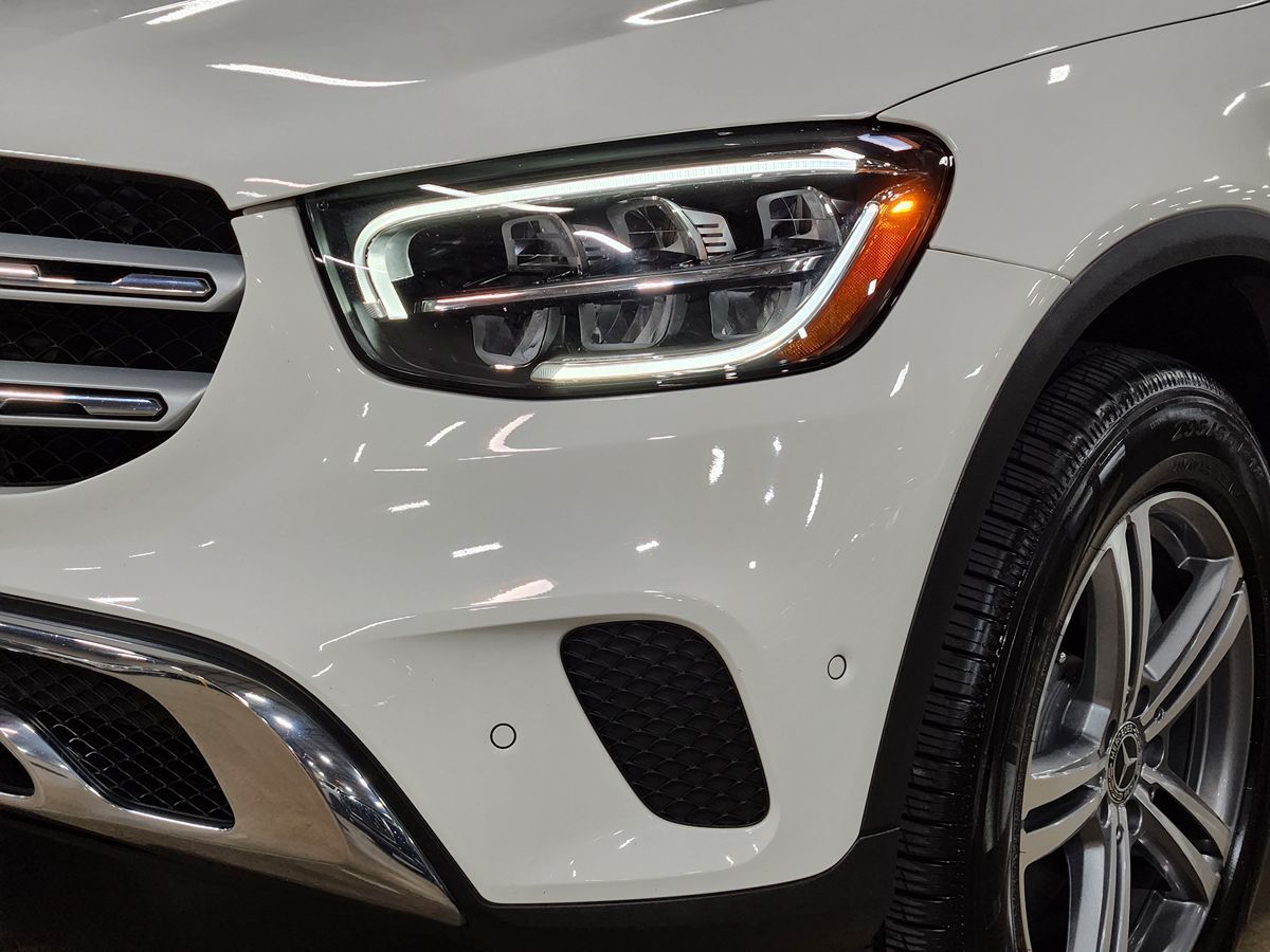 2022 Mercedes Benz GLC 300 photo 8