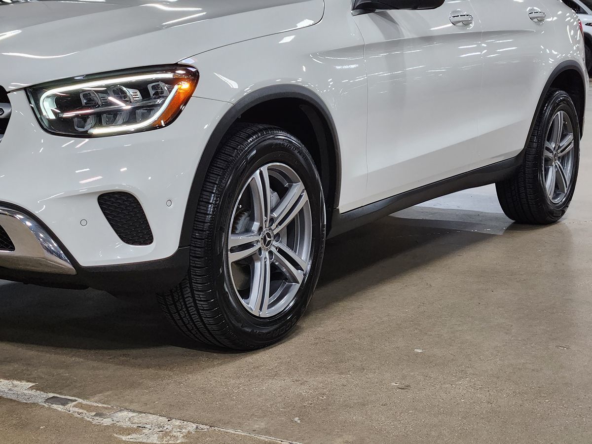 2022 Mercedes Benz GLC 300 photo 10