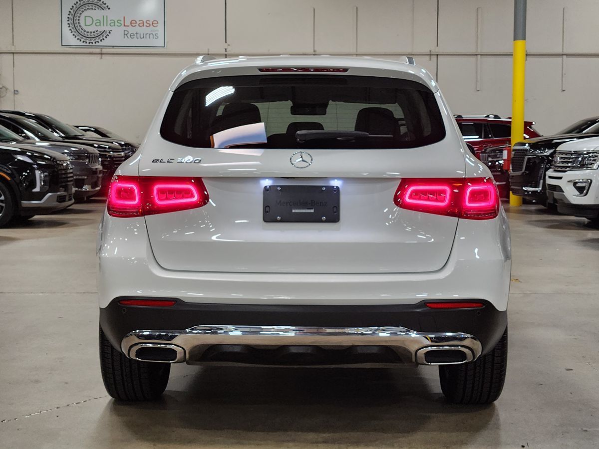 2022 Mercedes Benz GLC 300 photo 4