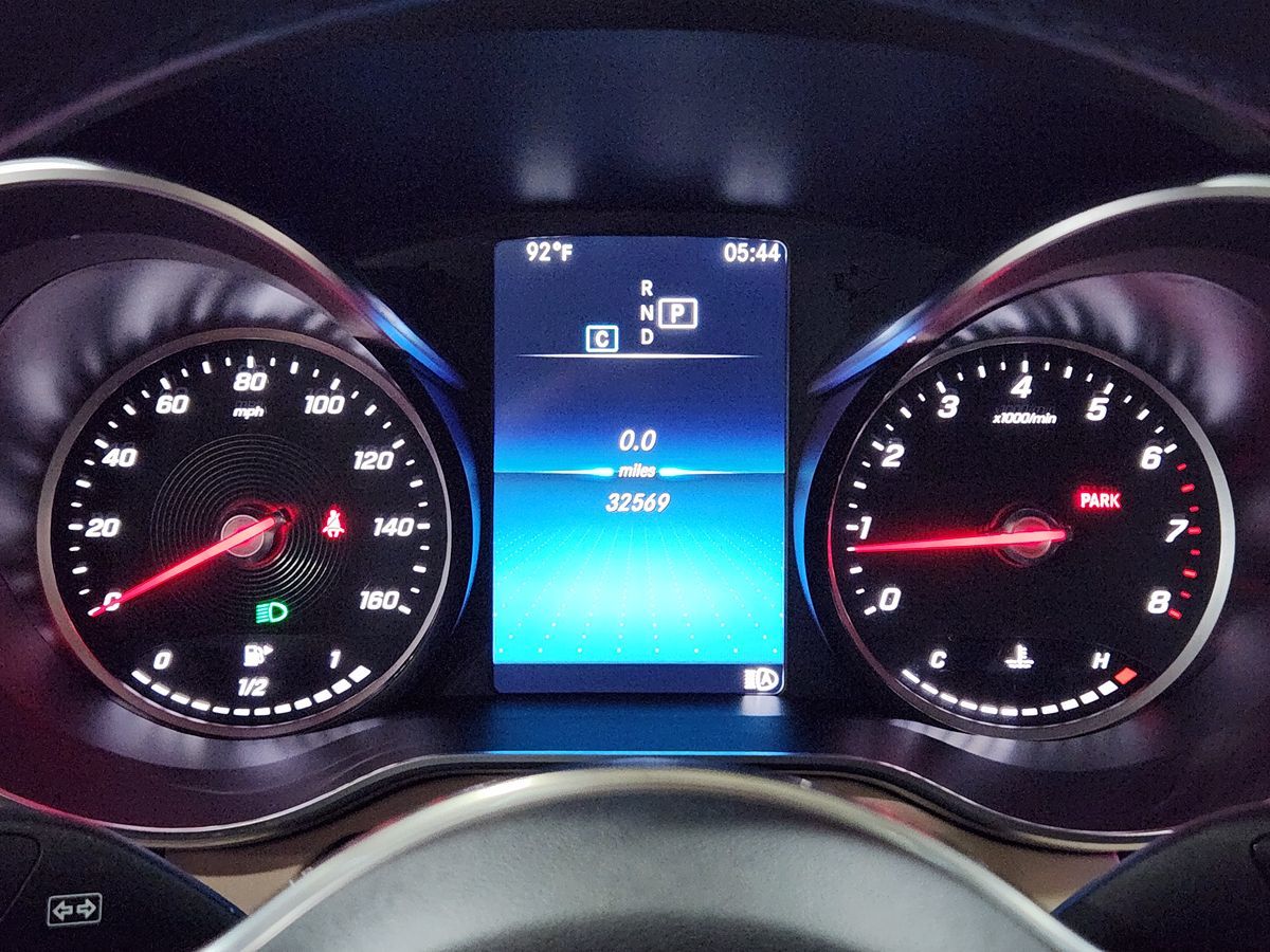 2022 Mercedes Benz GLC 300 photo 21