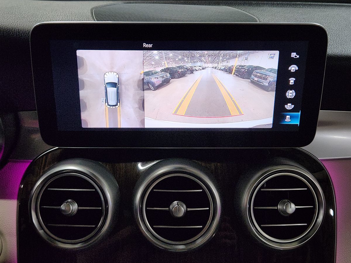 2022 Mercedes Benz GLC 300 photo 23