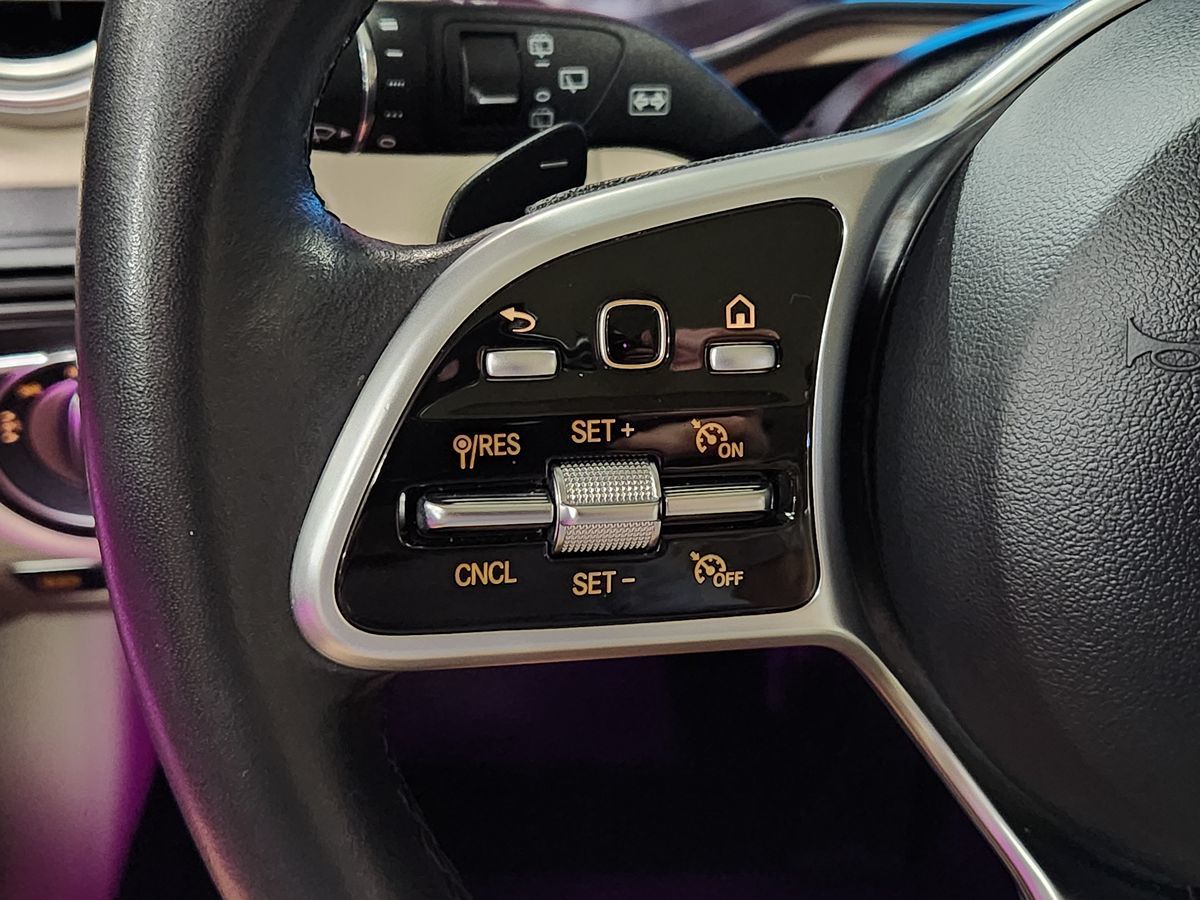 2022 Mercedes Benz GLC 300 photo 34